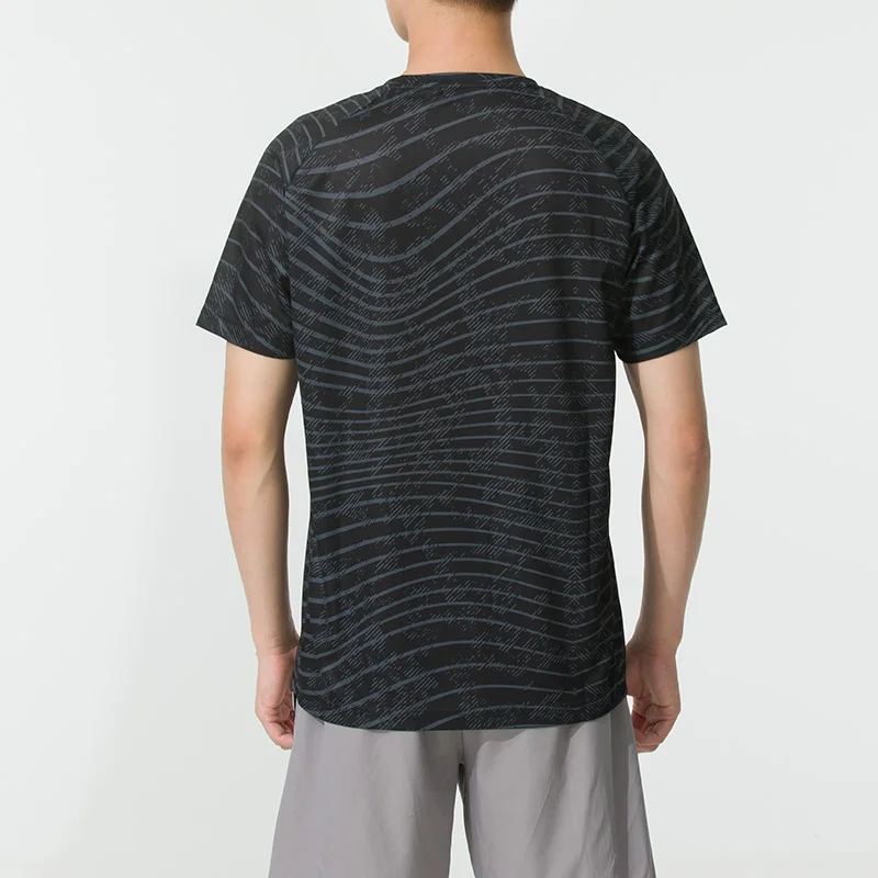 Underarmour Camiseta de manga corta para hombre, ropa deportiva transpirable para entrenamiento, camiseta informal con cuello redondo, camiseta de secado rápido 24500510-001 - Imagen 2